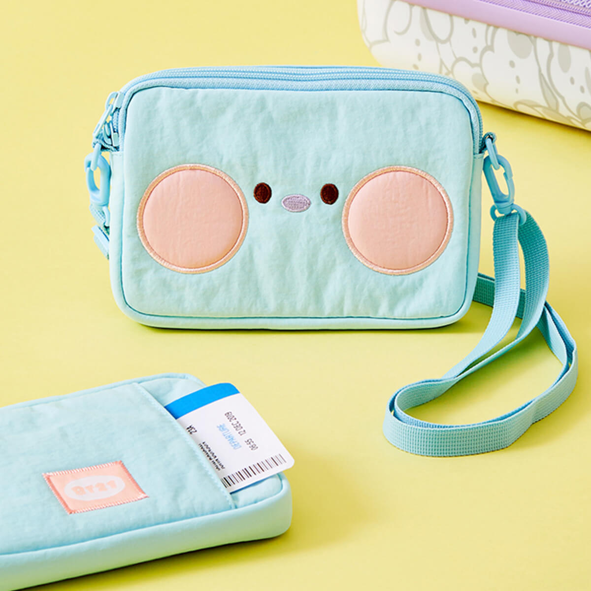 BT21 minini Travel Crossbody