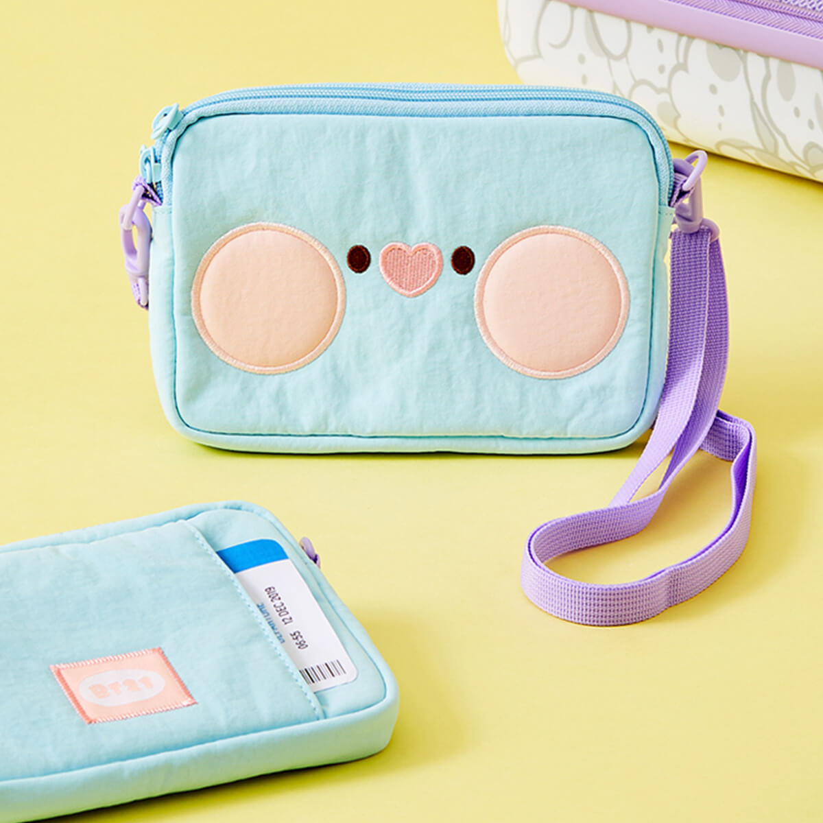 BT21 minini Travel Crossbody